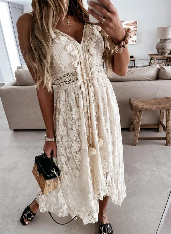 Boho Bliss Spitzenkleid mit Quaste