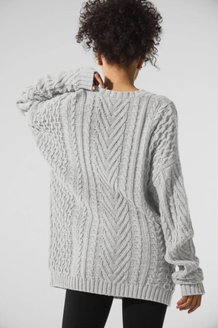 CABLE KNIT CREW NECK SWEATER