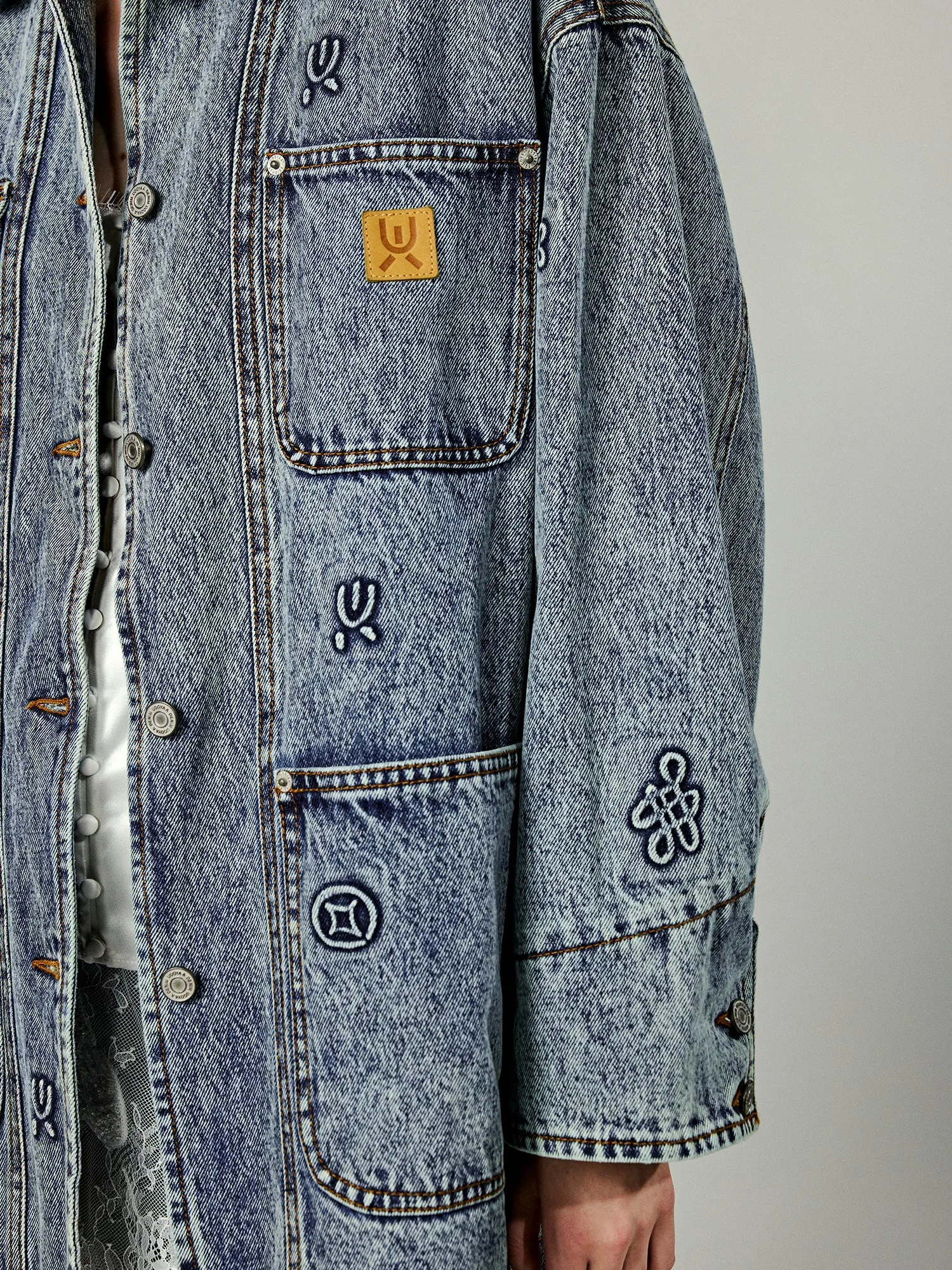 Chinese-Style embroidered hunting denim jacket