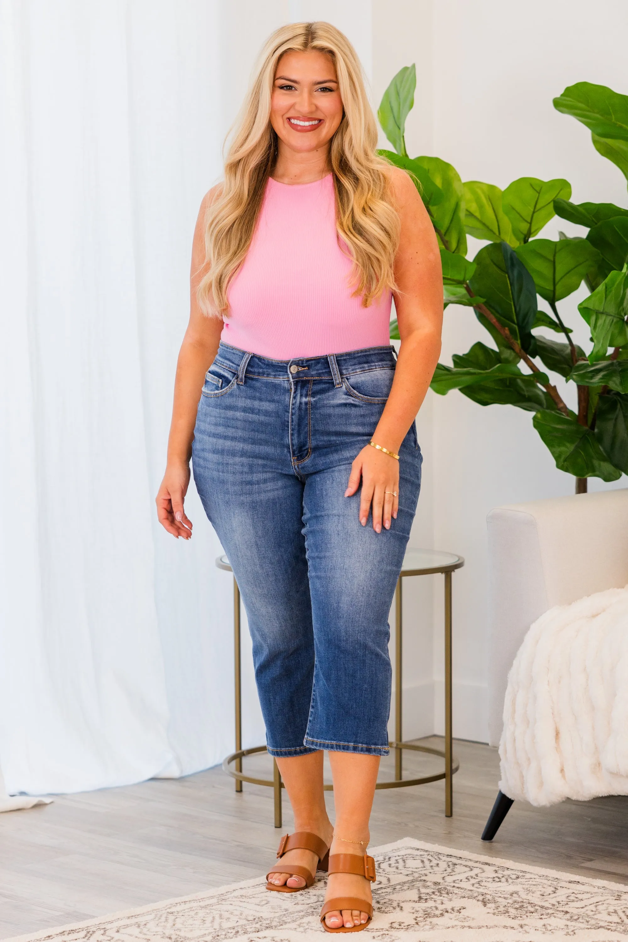 Judy Blue: Aligned With You Capris, Medium Wash