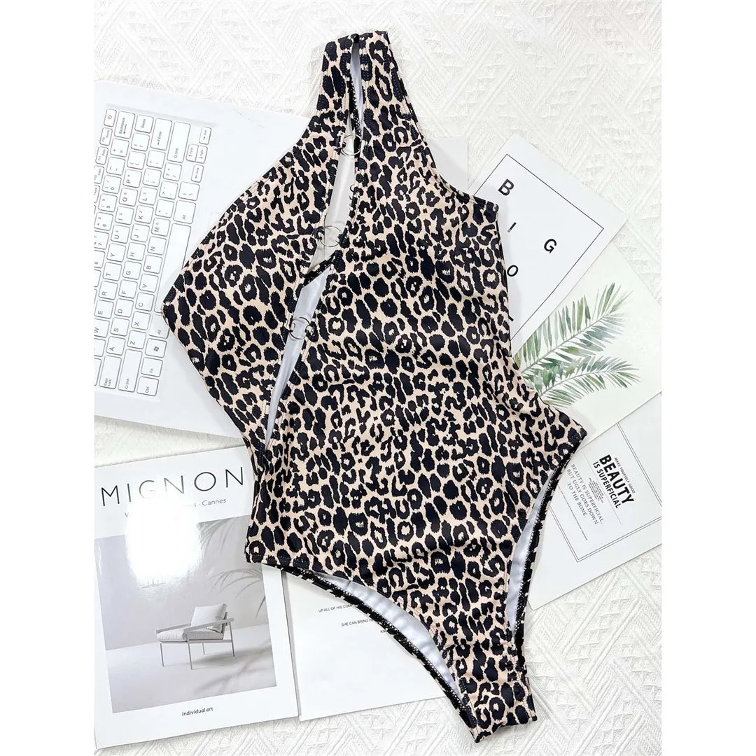 Leopard Dreams Sexy asymmetrischer brasilianischer Badeanzug mit einer Schulter