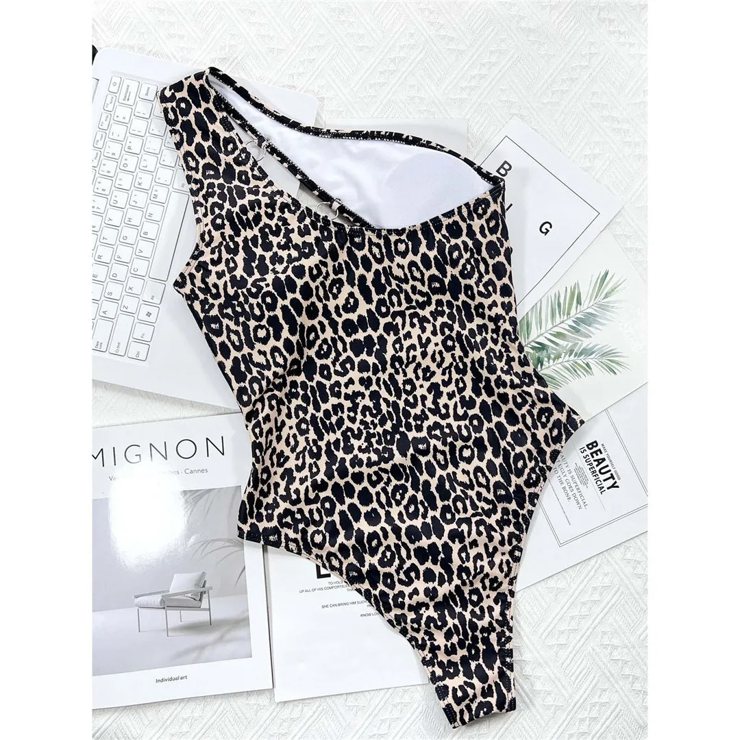 Leopard Dreams Sexy asymmetrischer brasilianischer Badeanzug mit einer Schulter