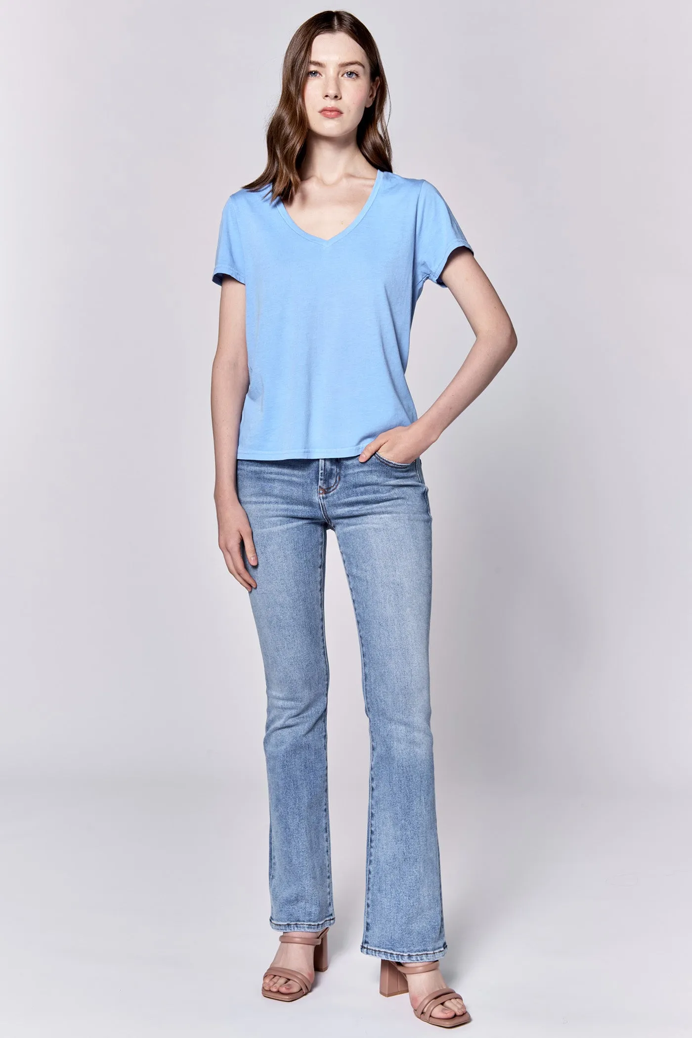 MADELYN V-NECK SHORT SLEEVE RELAXED FIT TOP AZURE BLUE