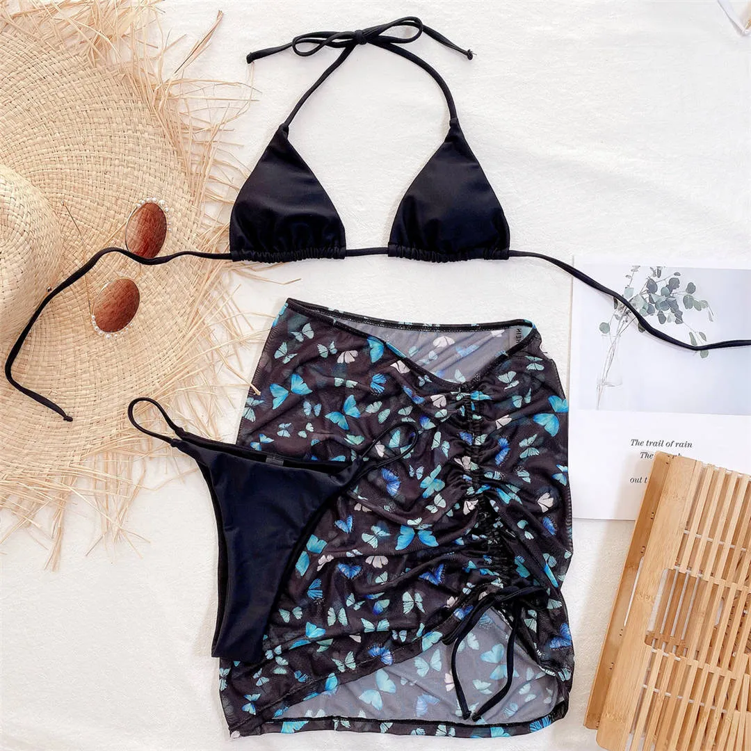 Premium Neckholder-Bikini-Set mit Schmetterlingsdruck und Strand-Cover-Rock