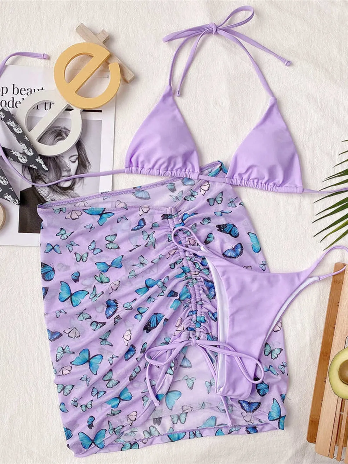 Premium Neckholder-Bikini-Set mit Schmetterlingsdruck und Strand-Cover-Rock