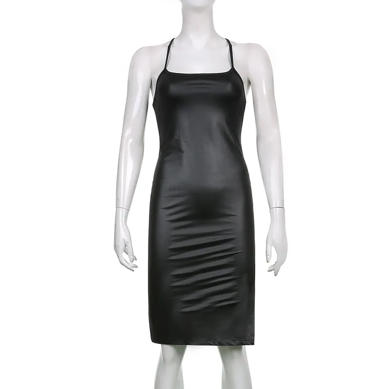 Sexy, figurbetontes, geschlitztes Lederkleid von Dominique mit Rückenschnürung