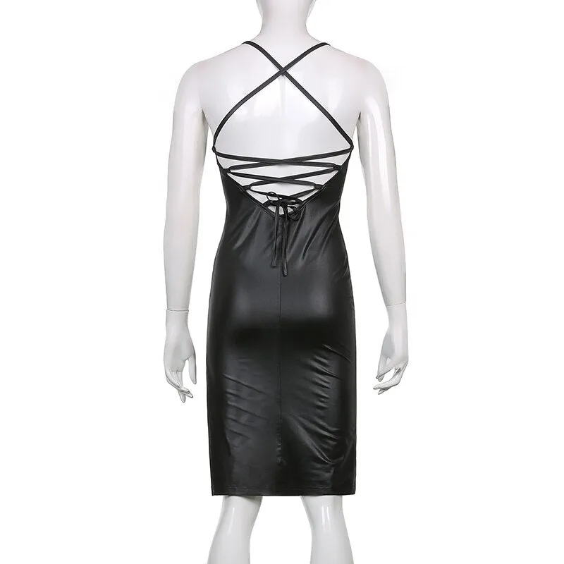 Sexy, figurbetontes, geschlitztes Lederkleid von Dominique mit Rückenschnürung