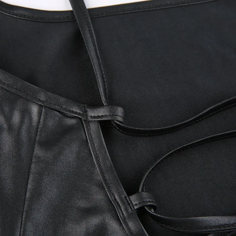 Sexy, figurbetontes, geschlitztes Lederkleid von Dominique mit Rückenschnürung